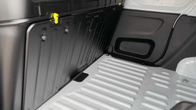 Vauxhall Combo Cargo Combo Diesel 1.5 Turbo D 100ps Prime Plus H1 Van - Image 18